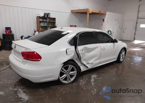 2015 Volkswagen Passat 2.0L Tdi Se z USA, uszkodzony, nr VIN 1VWBV7A3XFC058407